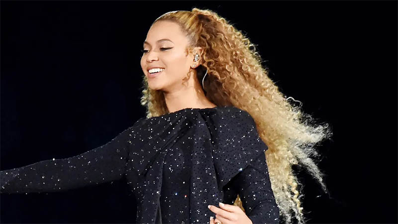 beyonce blonde hair water wave